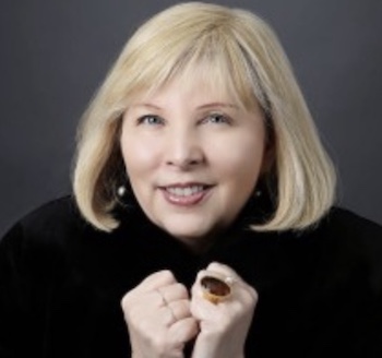 Photo of Laura Childs