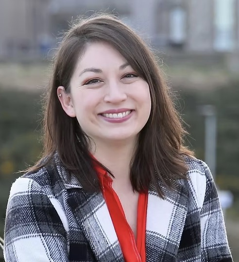 Photo of Akemi Dawn Bowman
