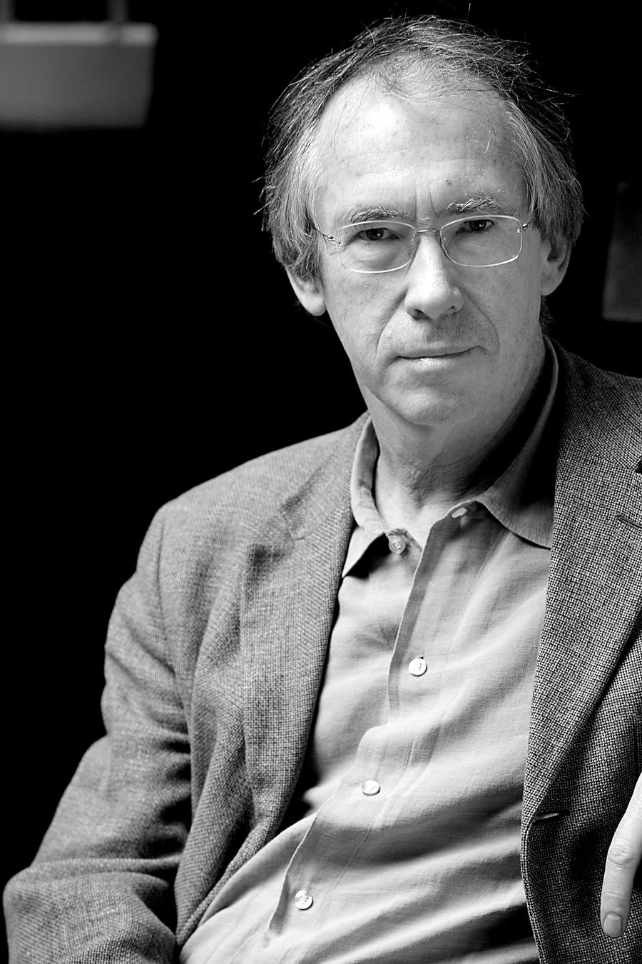 Photo of Ian McEwan