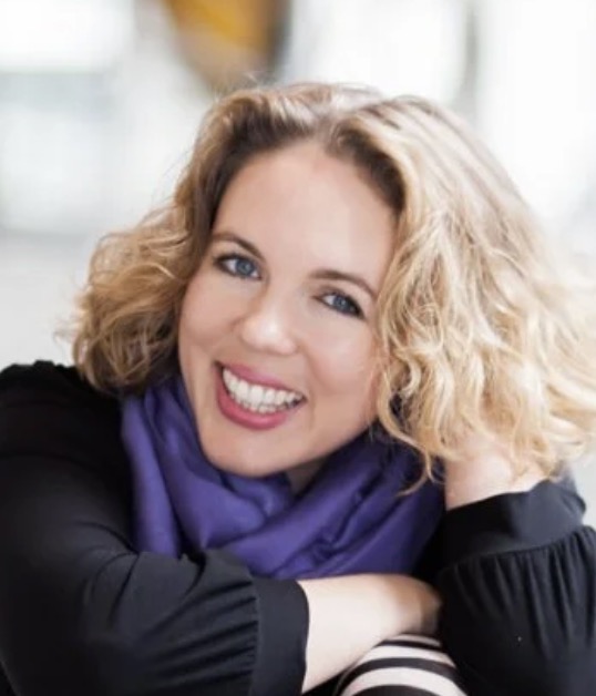 Photo of Rachel Linden