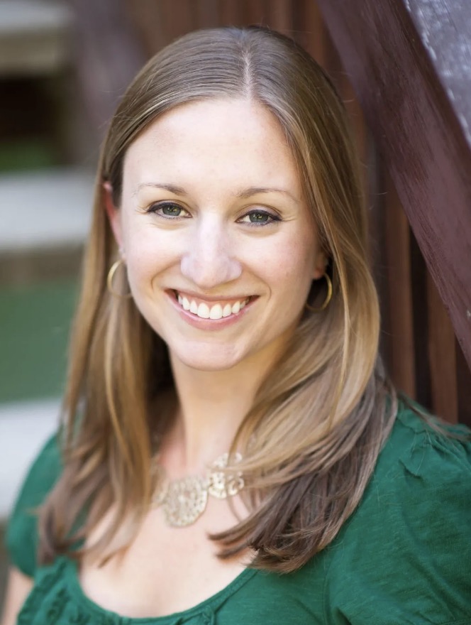 Photo of Claire Luana