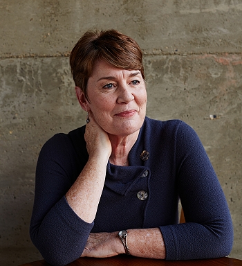 Photo of Fiona Barton