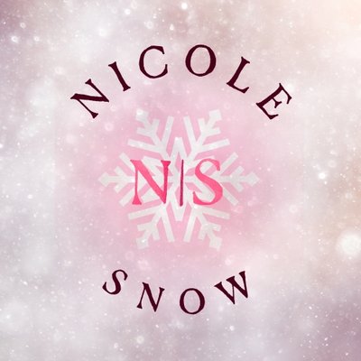Photo of Nicole Snow