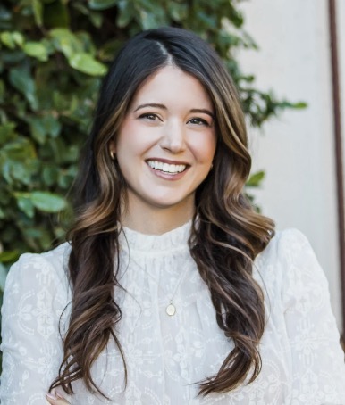 Photo of Alexandra Bracken