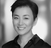 Photo of Marie Lu