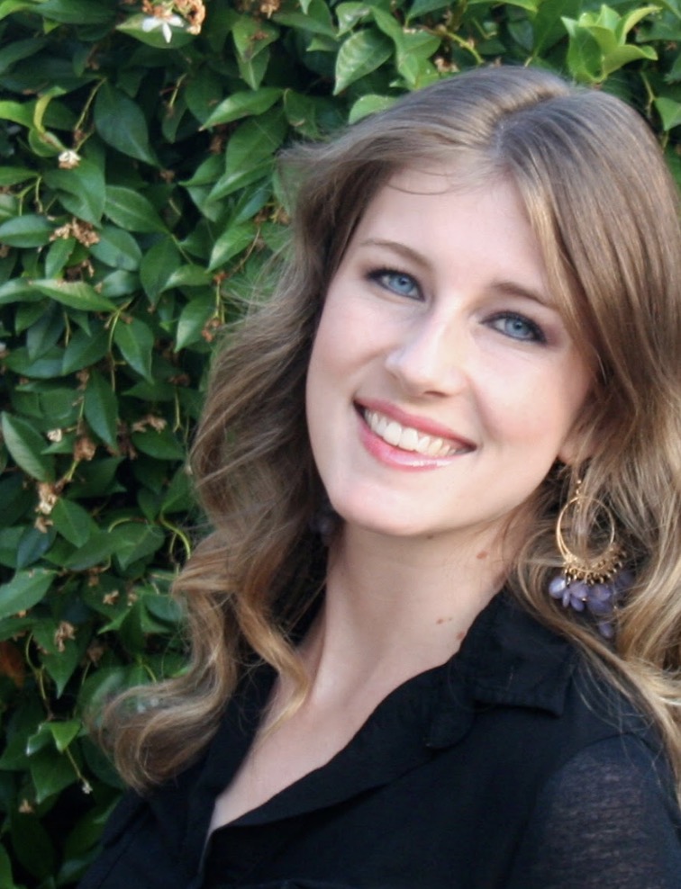 Photo of Laura Thalassa