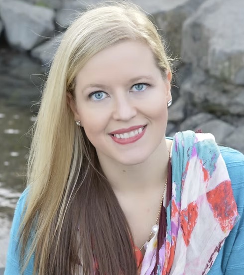 Photo of Chanda Hahn